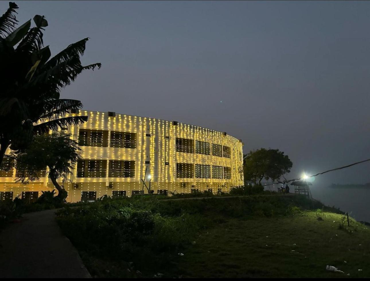 Ichhamati Hotel And Restaurant Hasnabad Buitenkant foto