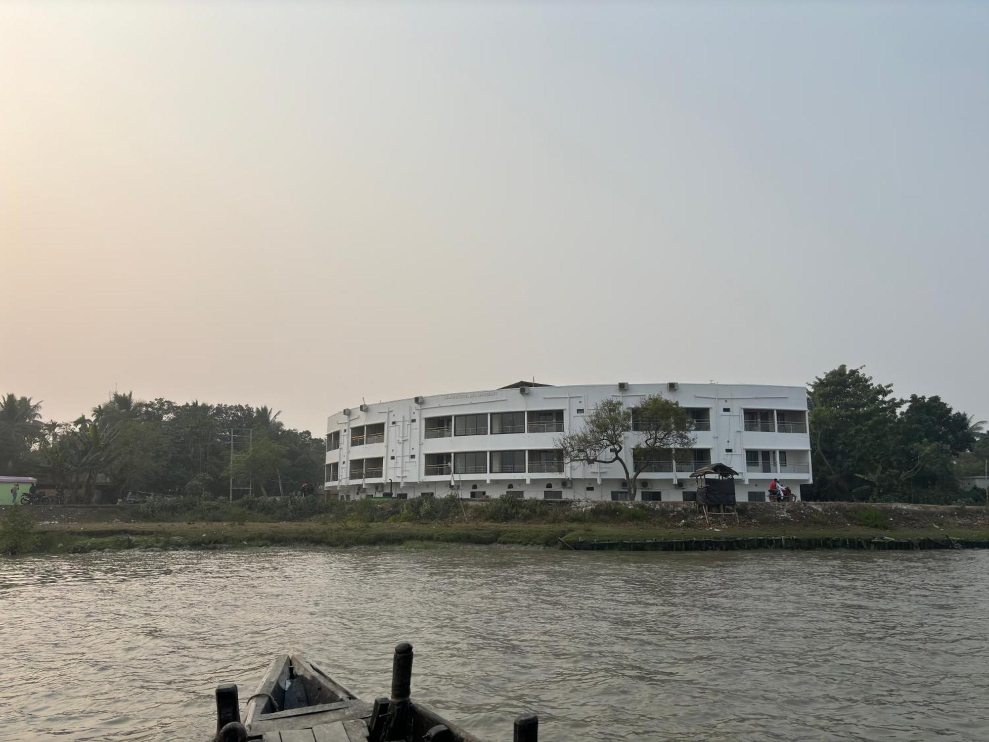 Ichhamati Hotel And Restaurant Hasnabad Buitenkant foto